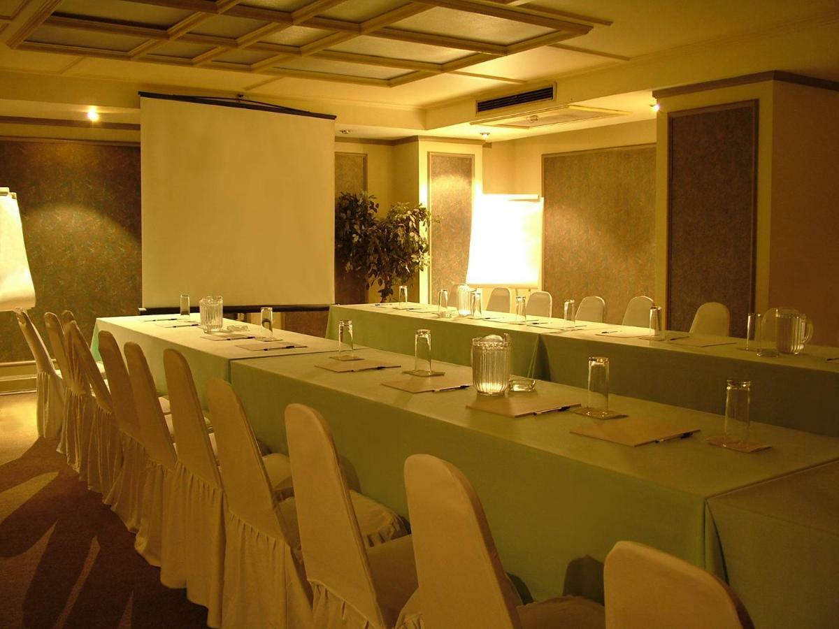 Hotel Real Rex Leon Bagian luar foto